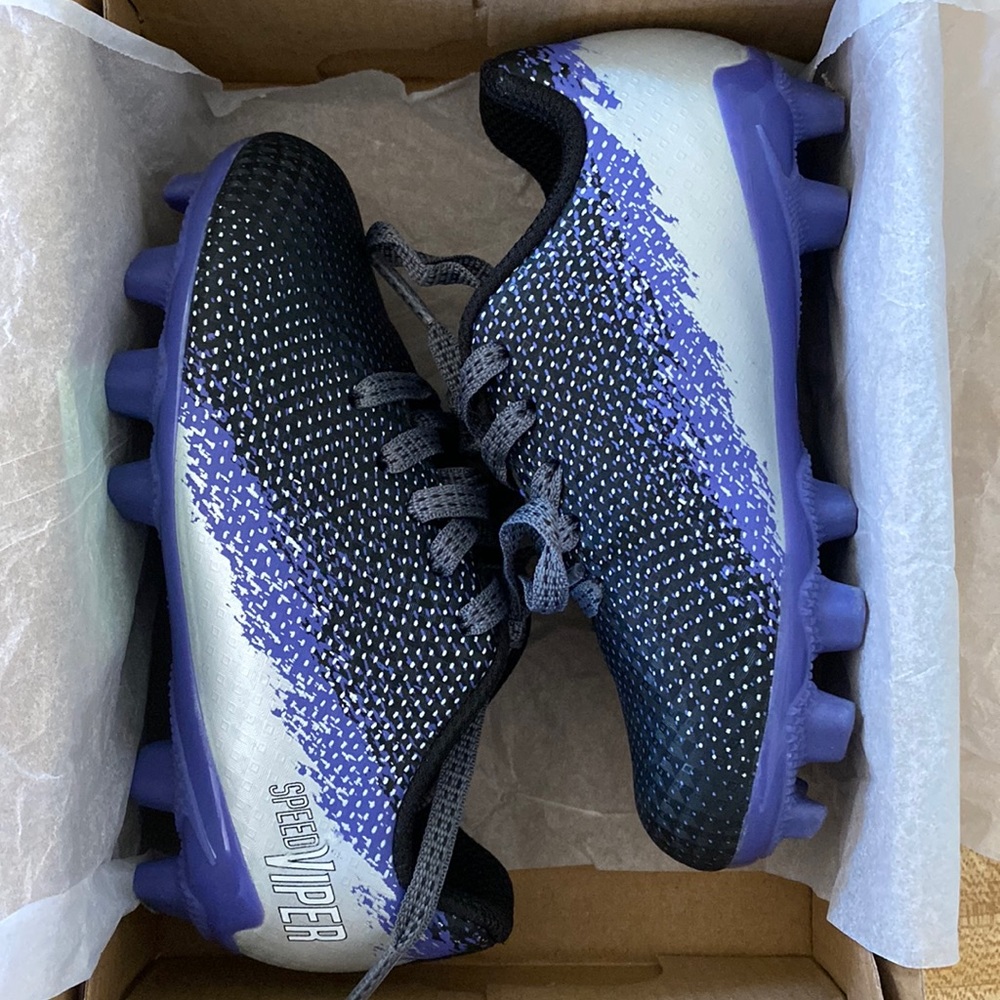 DSG SOCCER SHOES SIZE 8k/8c color: purple,black and silver